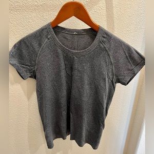 Lululemon Swiftly Tech Short-Sleeve Shirt 2.0
Race Length